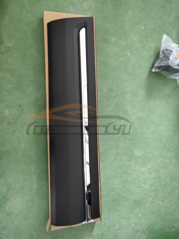 For FORD SERIES 2016 EXPLORER FRONT DOOR STRIPE CHROME